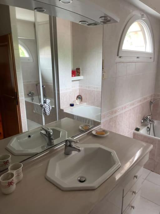 Belle Villa Basque Avec Piscine Et Jardin De 3000M2 Saint-Jean-de-Luz Bagian luar foto